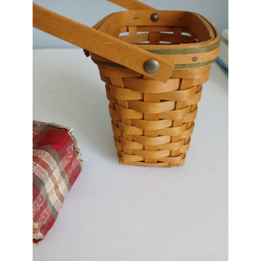 Longaberger 2006 Dresden Basket w Protector & Liner Signed Bottom